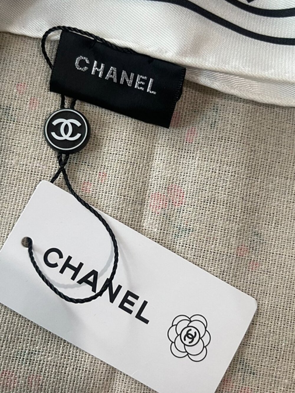 Chanel Classic CC Logo Print Silk Scarf 90cm - Picture 2 of 11
